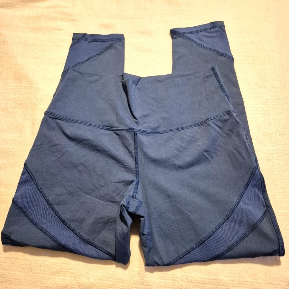 Aerie women's Large blue with mesh inserts accent ribbing, VGUC